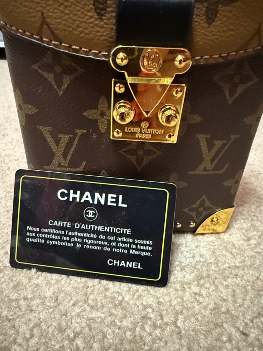 Designer-inspired camera box - Picture 7 of 7